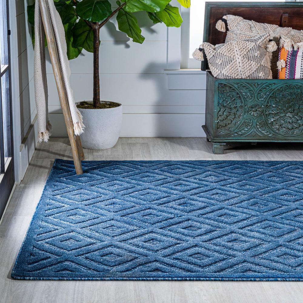 Navy Geometric Synthetic Rectangular Indoor/Outdoor Area Rug