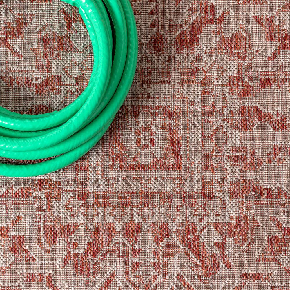 Estrella Red and Taupe Medallion Synthetic Indoor/Outdoor Area Rug