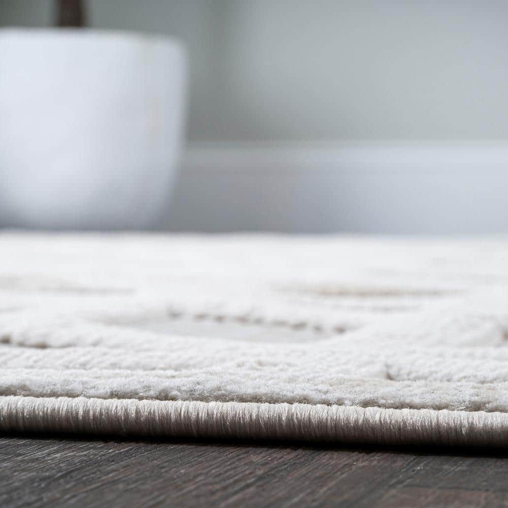 Moorish Elegance Ivory Geometric 3x5 Synthetic Area Rug