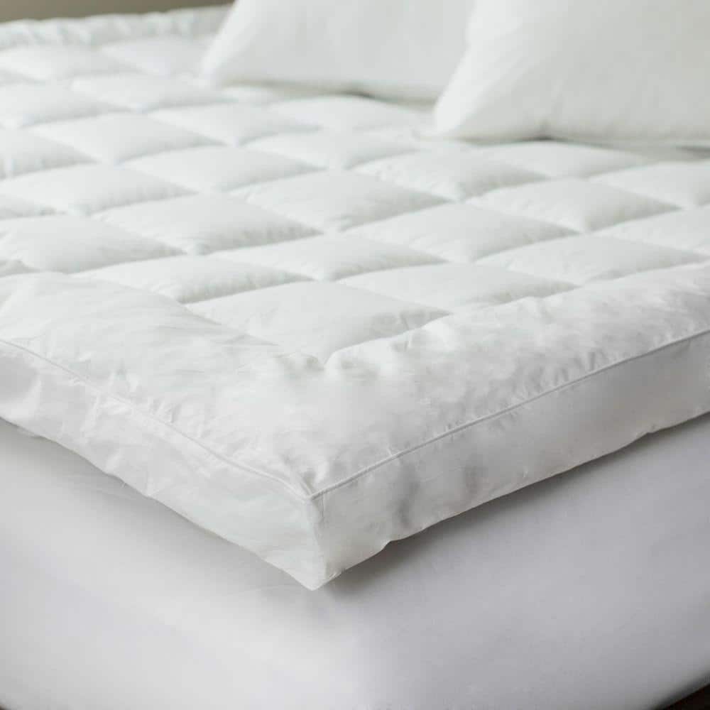 Queen Size White Hypoallergenic Down Alternative Mattress Topper