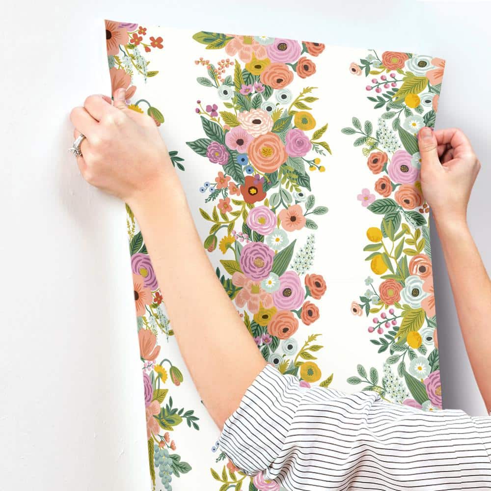 Luxembourg White Floral Damask Peel and Stick Wallpaper Roll