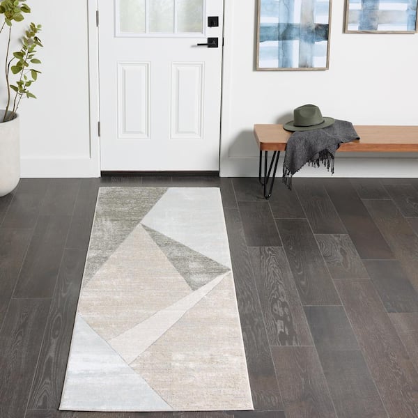 Maisie Gray Triangle 2.5 ft. x 6 ft. Geometric Runner Area Rug