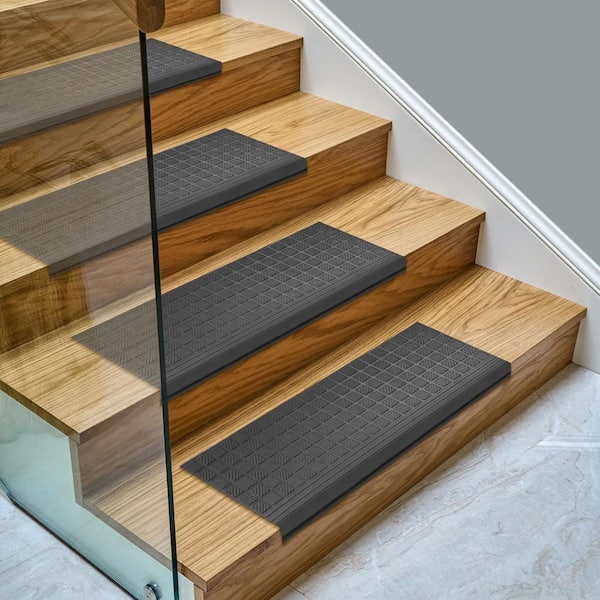 Outdoor Collection Rubberback Black Checkers 10 in. x 30 in. ., Stair Tread Covers (Set of 5)