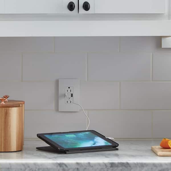 radiant 15 Amp 125-Volt Tamper Resistant Self-Test GFCI Duplex Outlet with Type A/A USB, White