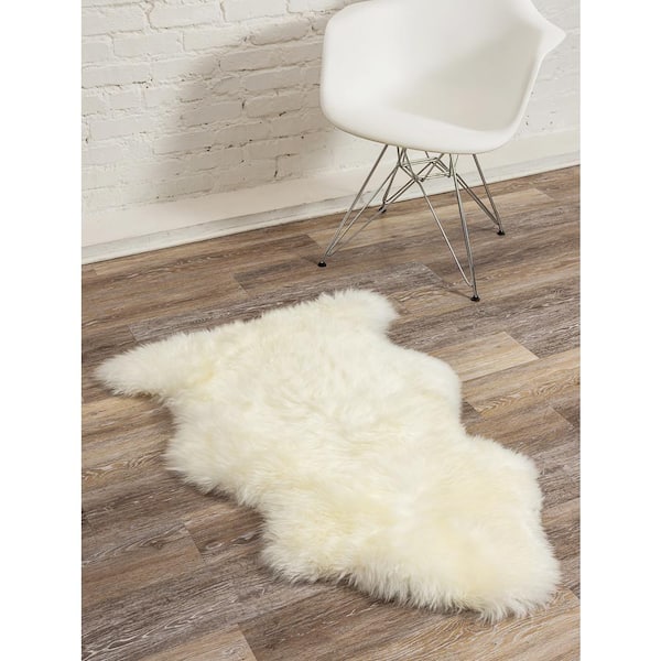 Milan Ivory 2 ft. x 3 ft. Shearling Single Sheepskin Area Rug
