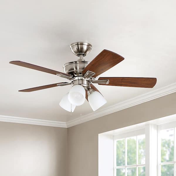 https://images.thdstatic.com/productImages/fddf8639-f357-4f7c-b7ba-a958ca165f11/svn/hampton-bay-ceiling-fans-with-lights-68144-fa_600.jpg