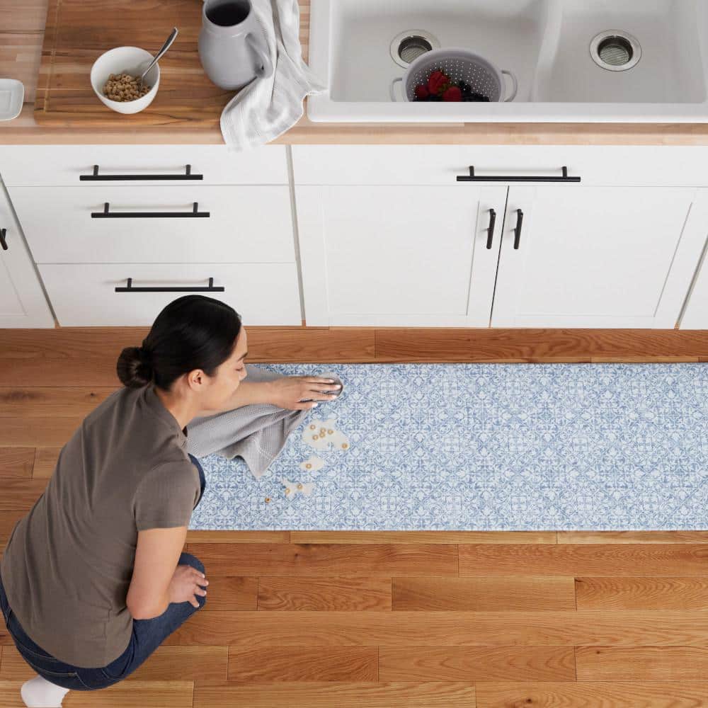 Blue PVC Medallion Anti-Fatigue Comfort Mat with Memory Foam
