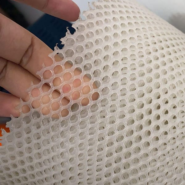 Wellco 3.3 ft. x 50 ft. Chicken Plastic Net Farming Plastic Net Plastic Poultry Fence 0.7 in. mesh White