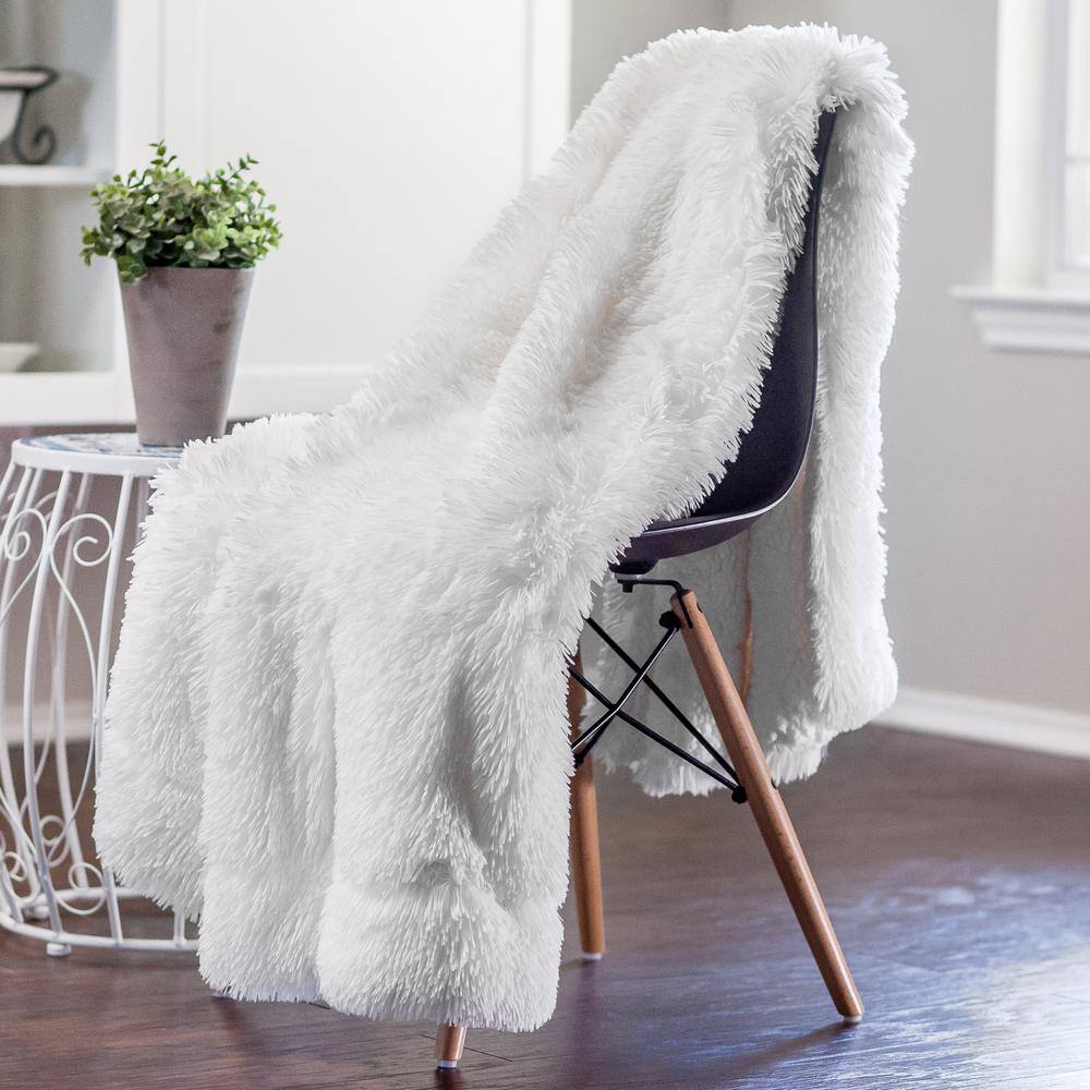 White Reversible Faux Fur and Sherpa Throw Blanket 50" x 65"