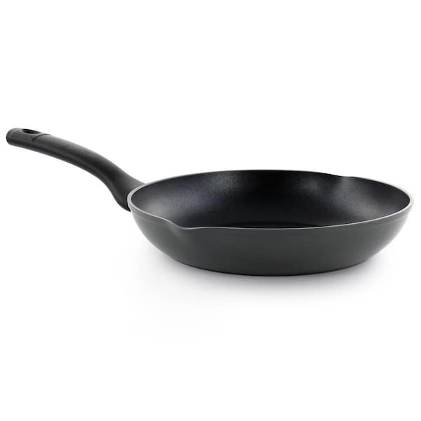 https://images.thdstatic.com/productImages/fe0cdca2-2a5a-4236-ac11-22f01c419aa8/svn/black-oster-skillets-985119676m-c3_600.jpg