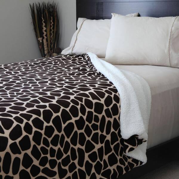 Lavish Home Giraffe Print Fleece/Sherpa Polyester Twin Blanket