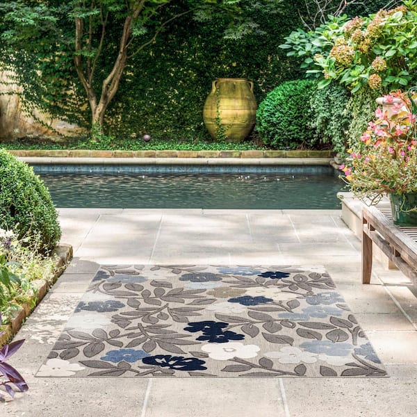 Outdoor Rugs for your Backyard Oasis - Rainsford Company
