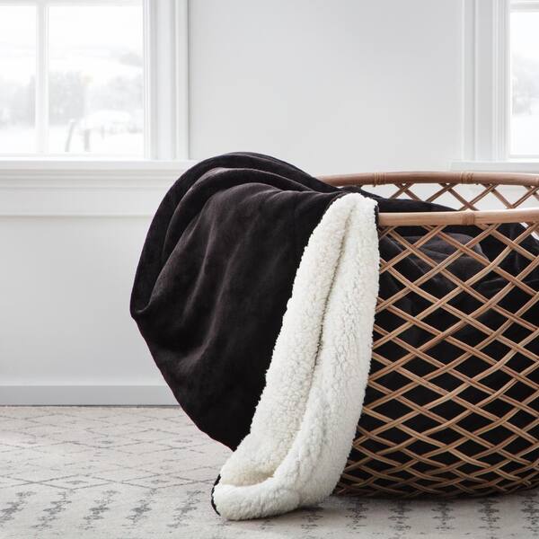 Brookside Reversible In Black Fleece And Sherpa Blanket King Bs1890bk28shbl The Home Depot