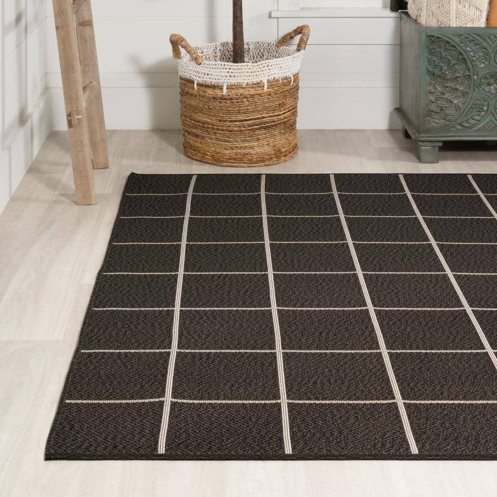 Mid-Century Modern Geometric Black and Cream 5' x 8' Indoor/Outdoor Rug