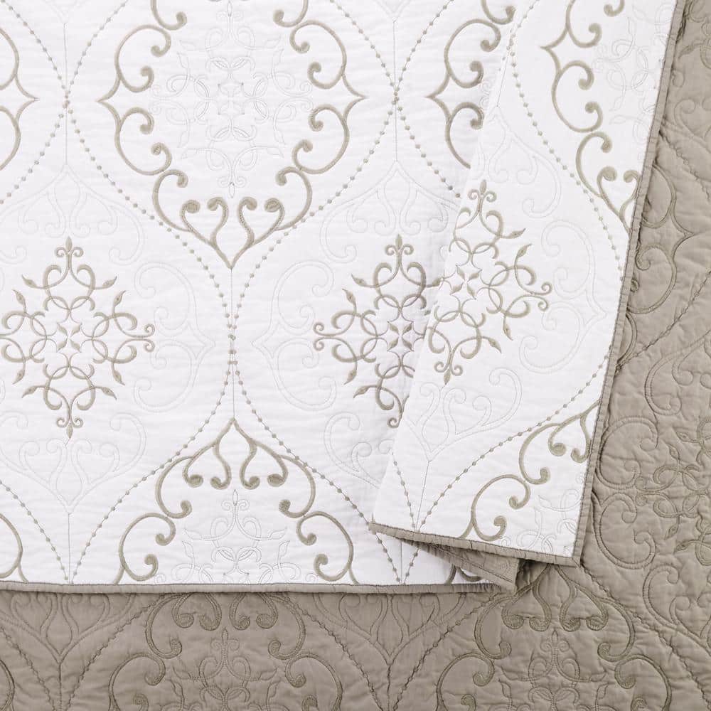Gray and White Cotton King Reversible Quilt Set