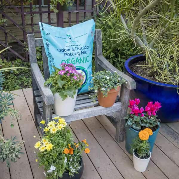 NEARSOURCE ORGANICS Organic Indoor and Outdoor Potting Soil Mix 32 qt.,  Peat Free, OMRI Listed 692 - The Home Depot