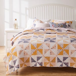 Pinwheel and Posey Cottage 3-Piece Peach Cotton Blend King/Cal King Quilt Set