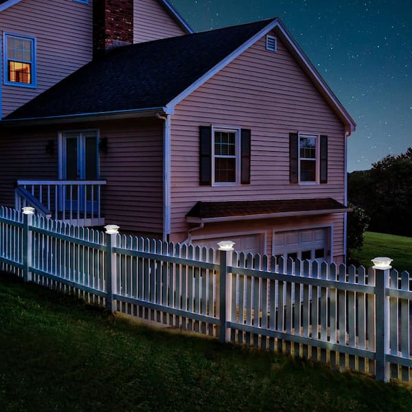 GIGALUMI White Integrated LED 4x4 Solar Deck Post Cap Light (8