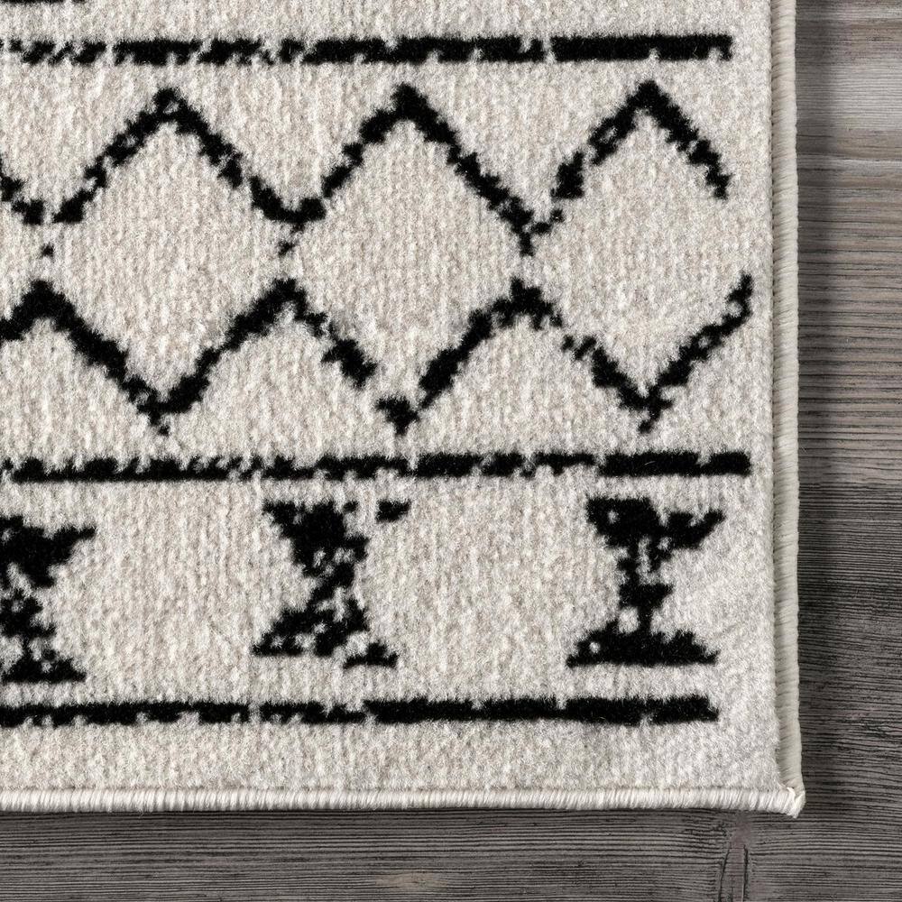 Reversible Gray Synthetic 4' x 6' Rectangular Area Rug
