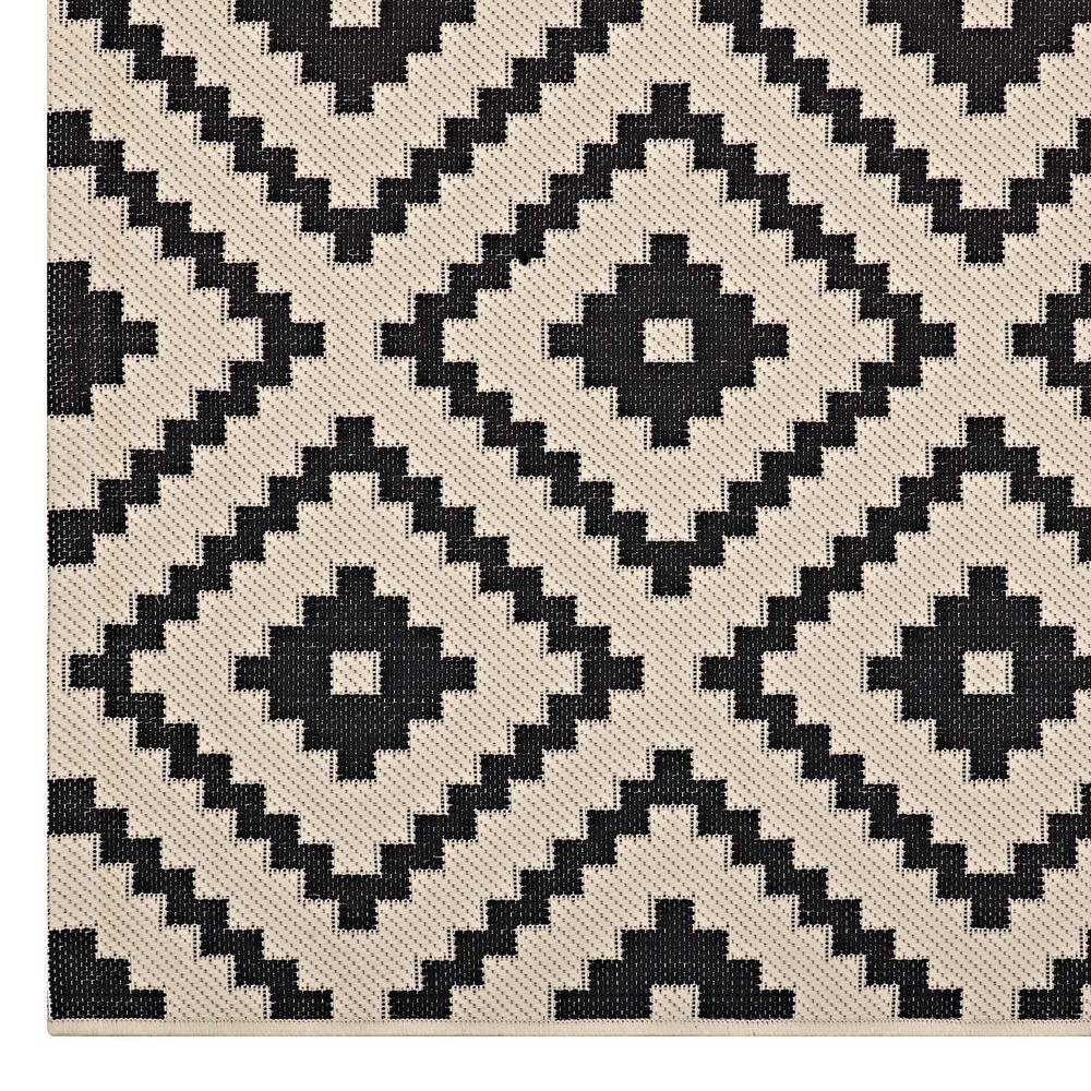 Black and Beige Geometric Diamond Trellis Indoor/Outdoor Area Rug