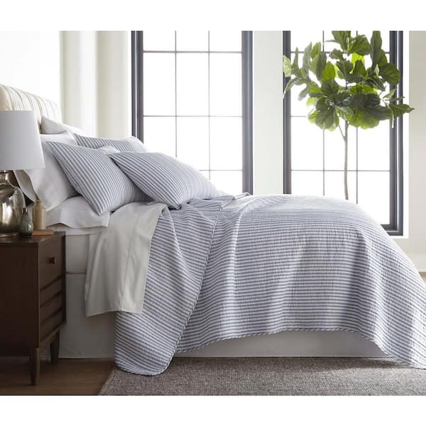 https://images.thdstatic.com/productImages/fe7445ad-3c49-42bb-9d4e-89baf19ab796/svn/bedding-sets-l76201bks-4f_600.jpg