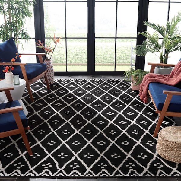 Amherst 5 ft. x 8 ft. Black/Cream Diamond Country Area Rug