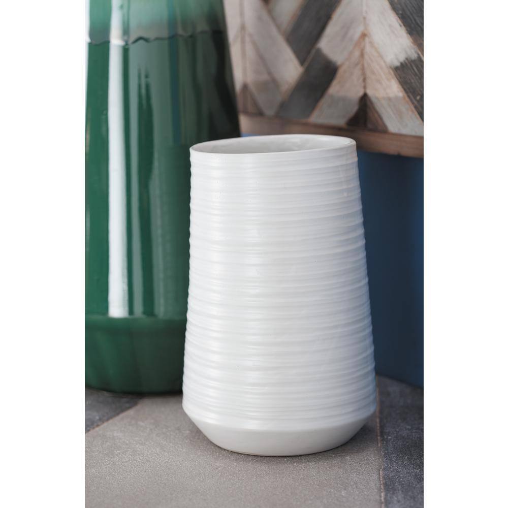 White Porcelain Ribbed Table Vase with Wide Opening