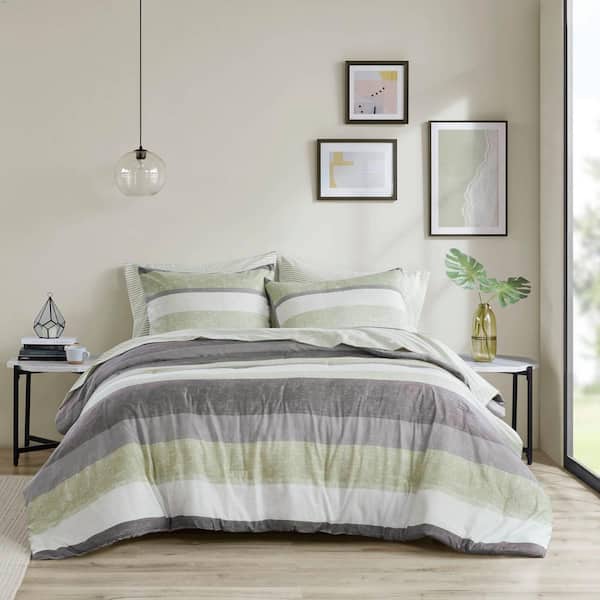 MADISON PARK ESSENTIALS Deacon Green/Grey Polyester Queen Stripe Comforter Set