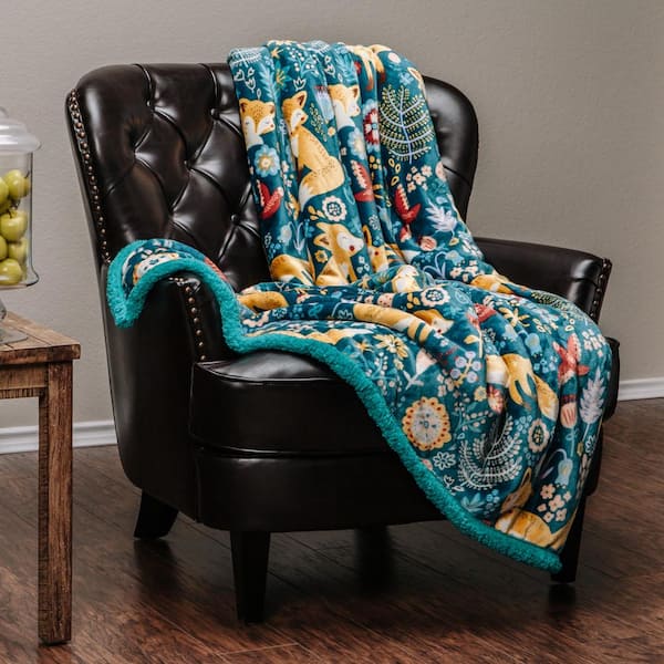 CHANASYA Gold Fox Navy Print Fleece Reversible Sherpa Polyester Throw Blanket - 50 in. x 65 in.