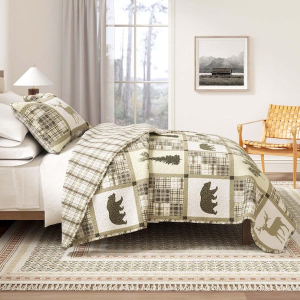 FRESHFOLDS Multi-Colored/Taupe Lodge Patchwork King Microfiber 3-Piece Quilt Set Bedspread