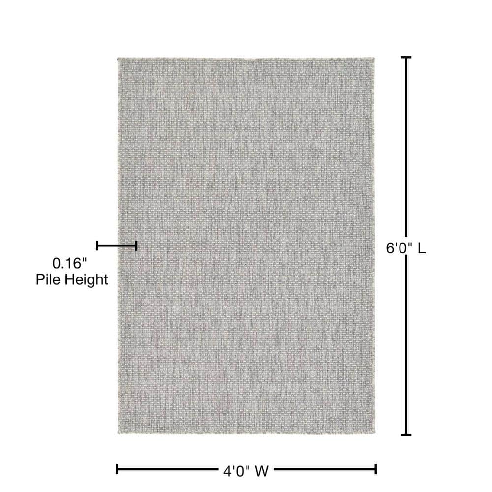 Light Gray Easy-Care Synthetic Outdoor Rug 4' x 6'