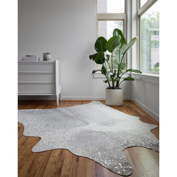 nuLOOM Tinley Spotted Faux Cowhide Gray 4 x 5 Shaped Rug BIBR02A