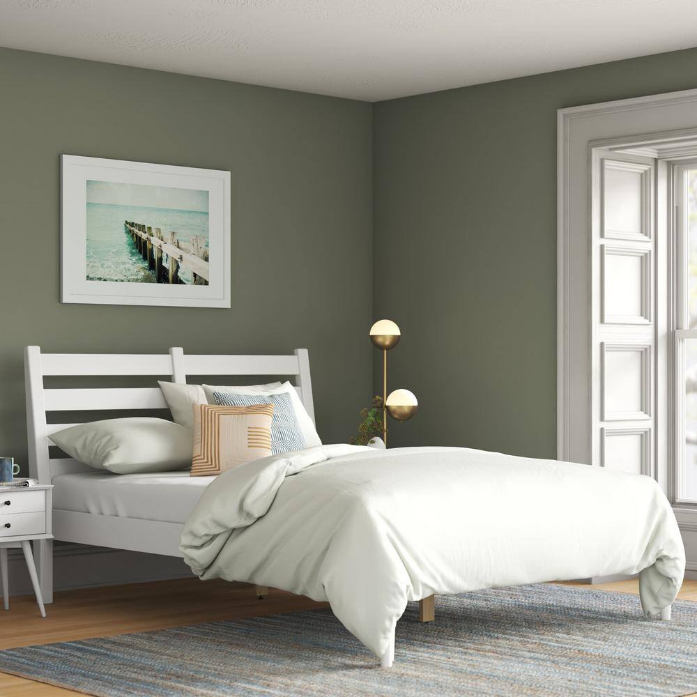 Elegant Pine Wood King-Size Bed with Slatted Headboard - White Finish
