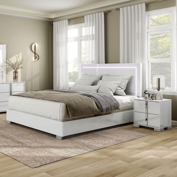 Mesala 2-Piece Contemporary Glossy White Wood King Panel Bedroom Set with Nightstand