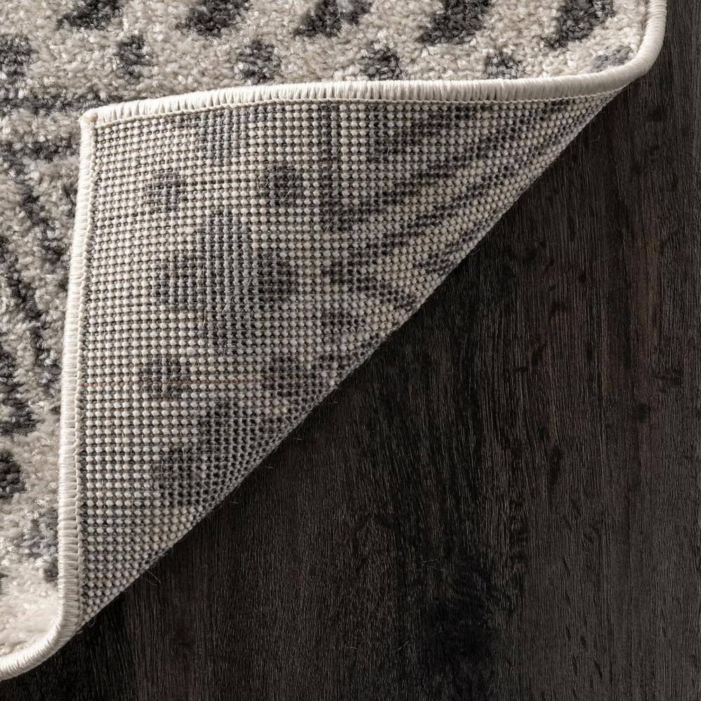 Reversible Easy-Care Gray Synthetic 3' x 5' Trellis Area Rug