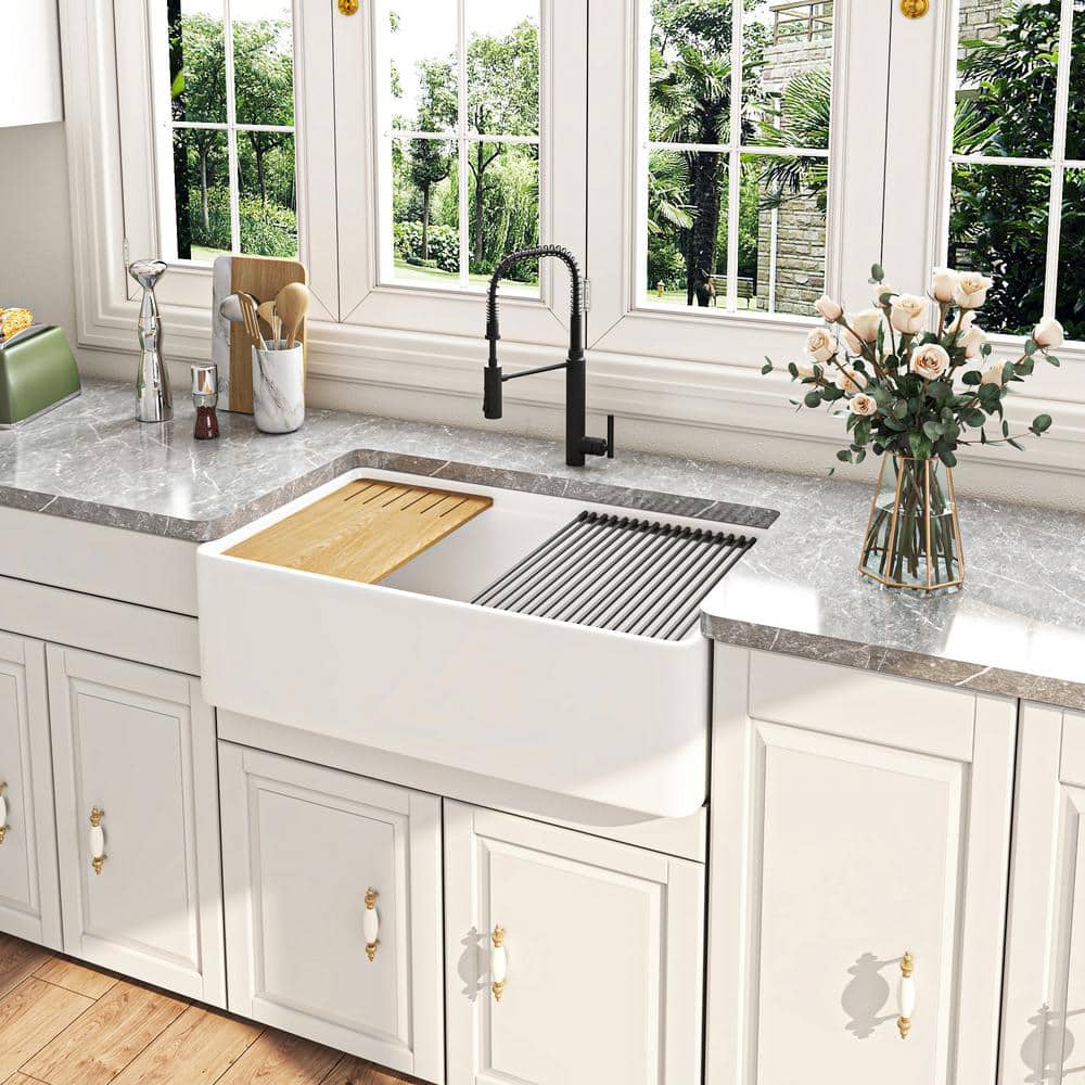 https://images.thdstatic.com/productImages/feda1ff2-b9dd-40c6-a9d7-5745241a780f/svn/white-deervalley-farmhouse-kitchen-sinks-dv-1k0067-64_1000.jpg