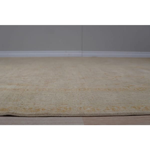 Safavieh Hand-Knotted Peshawar Vegetable Dye Ivory/ Gold Wool Rug - 8' x 10