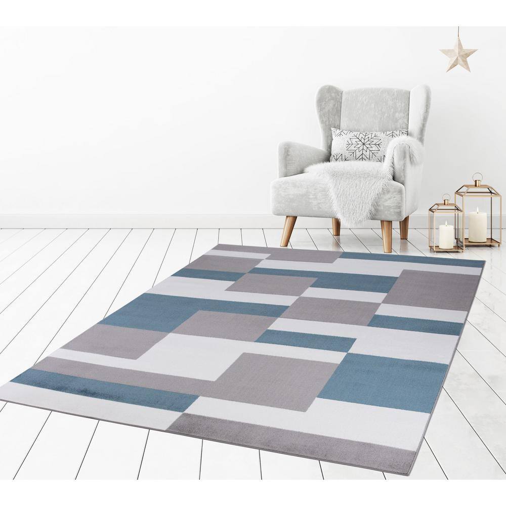 Gray and Blue Geometric Polypropylene Area Rug 5'3" x 7'3"