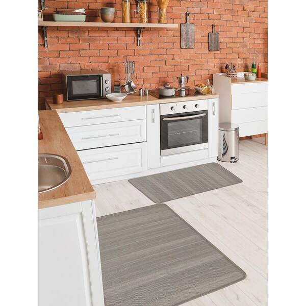 https://images.thdstatic.com/productImages/ff06dca0-5989-4faa-a1ce-5bf5bf44f054/svn/beige-tonal-kitchen-mats-1002541-31_600.jpg