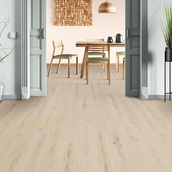 King's Cottage Oak 12mm T x 7.56 in. W Waterproof Laminate Wood Flooring (15.95 sq. ft./Case)