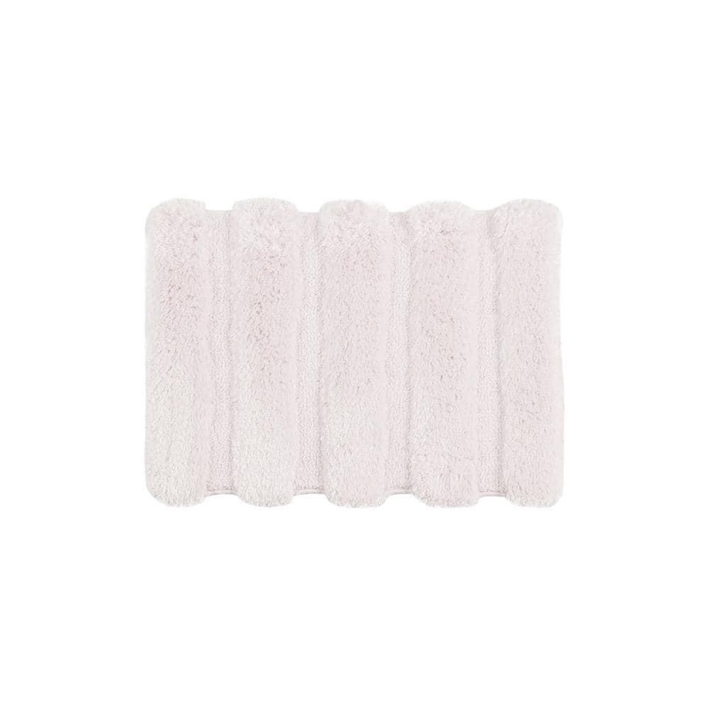 Madison Park Tufted Pearl Channel 17 in. x 24 in. Blush Polyester