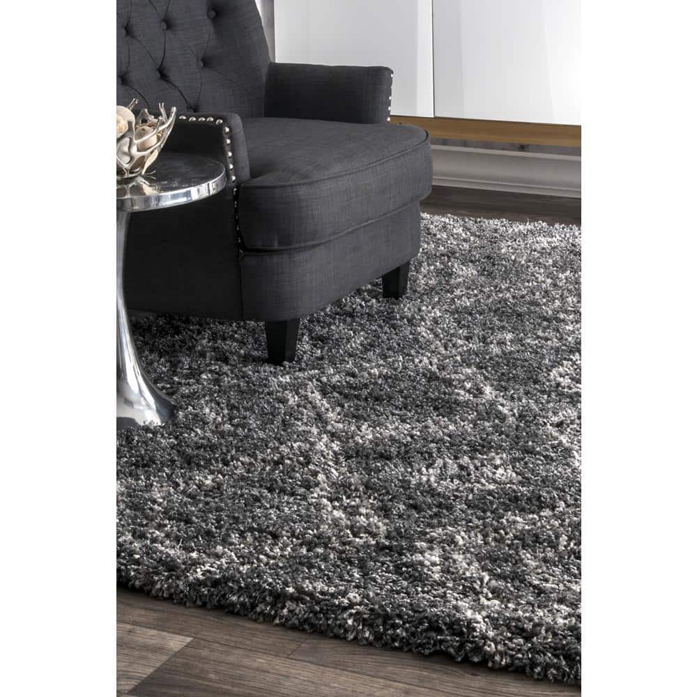 Handmade Gray Synthetic 8' x 10' Easy-Care Shag Rug