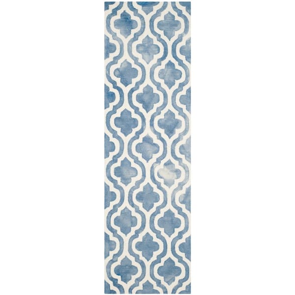 SAFAVIEH Dip Dye Blue/Ivory 2 ft. x 8 ft. Distressed Latticework Trellis Runner Rug