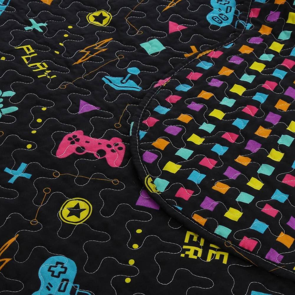 Twin Size Black Polyester Gamer Reversible Bedspread Set
