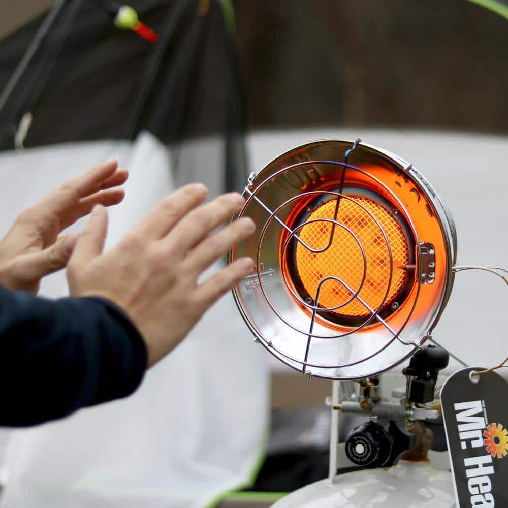 https://images.thdstatic.com/productImages/ff8cbac3-b4e0-4636-a6a0-6b64eef1fdf7/svn/silver-mr-heater-propane-heaters-mhs15t-e1_1000.jpg