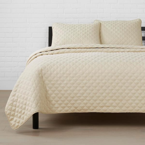 StyleWell Zoe 3-Piece Oatmeal Microfiber King Quilt Set