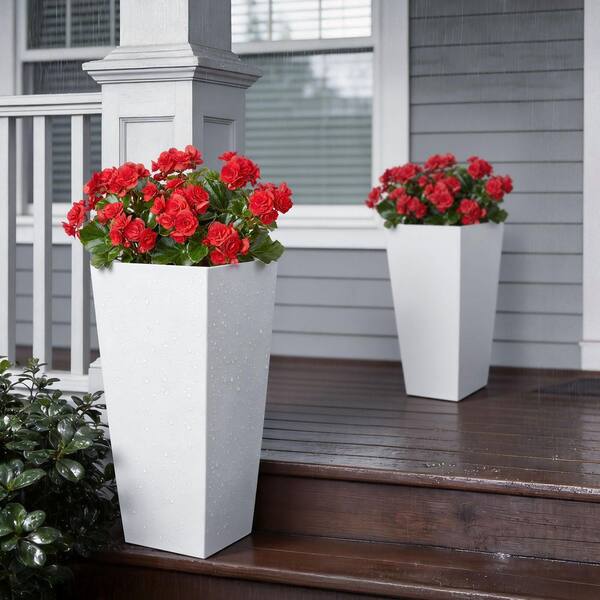 SKYSHALO 12 qt. White Plastic Square Planter and Drainage Holes
