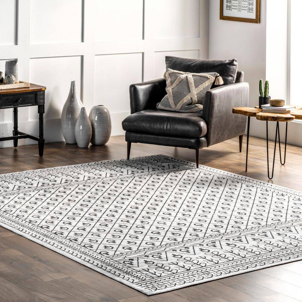 Easy-Care Reversible Gray Synthetic Area Rug, 4' x 6'
