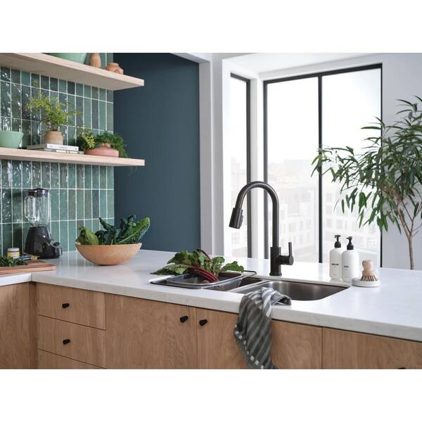 Peerless Flute Single Handle Pull Down Sprayer Kitchen Faucet in