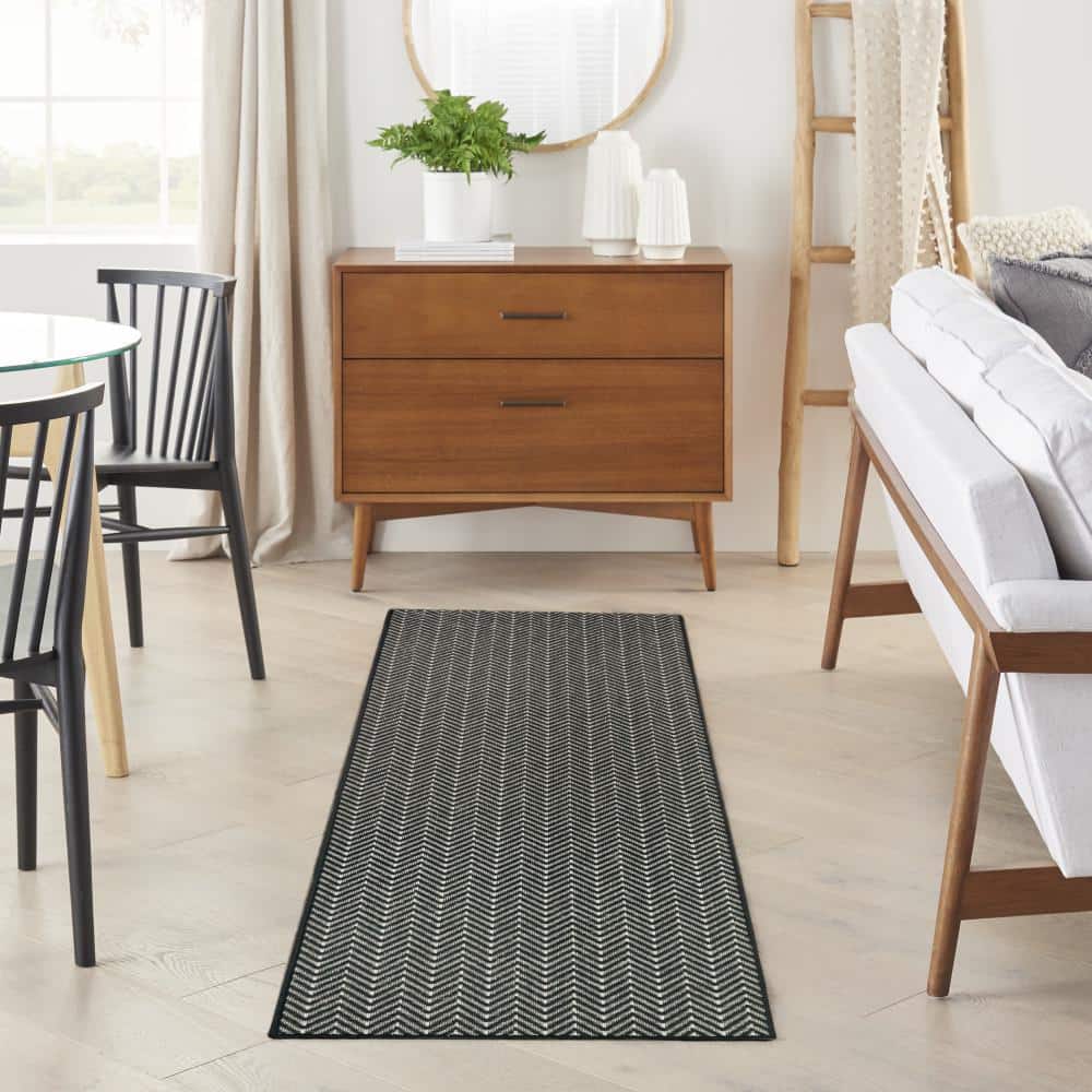Black and White Geometric Synthetic Indoor/Outdoor Runner Rug